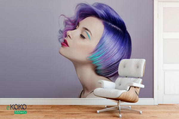 kobieta o krótkich jaskrawych włosach - fototapeta do salonu fryzjerskiego, kosmetycznego