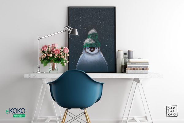pingwin w zimowej czapce na tle nocnego nieba – artystyczny plakat